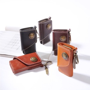 2023 nueva moda logotipo personalizado hecho a mano cuero genuino funda para llave llavero Casual marrón llavero tarjetero billetera - Product Image 1