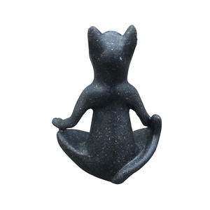 Estatua decorativa de polystone antigua personalizada, juego de gatos, estatuilla de gato de Yoga de arenisca negra de resina - Product Image 3