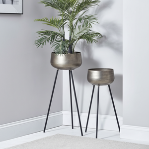 Juego de 2 macetas de plata con soporte negro, contenedor de hierbas para plantas, accesorios para plantas de Royal Home Collection Suppliers - Product Image 1