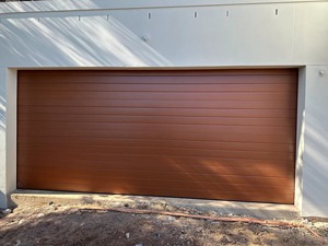 <span class=keywords><strong>Porte</strong></span> <span class=keywords><strong>de</strong></span> <span class=keywords><strong>garage</strong></span> <span class=keywords><strong>motorisée</strong></span> en acier galvanisé avec cadre en aluminium verni moderne et élégant pour maisons résidentielles <span class=keywords><strong>de</strong></span> luxe - Product Image 4
