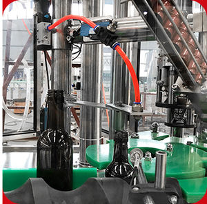 Machine de remplissage et de bouchage de liquides <span class=keywords><strong>pour</strong></span> boissons Ligne de remplissage de vin <span class=keywords><strong>pour</strong></span> petite usine Ligne de production automatique de remplissage de vodka - Product Image 2