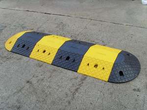 उच्च प्रतिरोध टिकाऊ पोर्टेबल स्पीड बम्प ट्रैफिक ब्रेकर सड़क के लिए यातायात सुरक्षा पोर्टेबल बम्प - Product Image 2