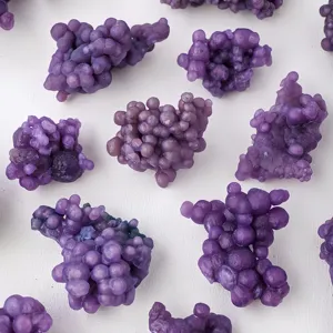 Vente en gros d'agate de raisin naturelle de haute qualité spécimen de cristal pierre de guérison grappe d'agate de raisin violet pierre de cristal brute