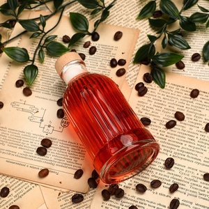 Bouteilles en verre transparent gaufré <span class=keywords><strong>de</strong></span> 50 ml, 100 ml, 120 ml, 150 ml, 200 ml avec bouchon en liège pour spiritueux, whisky, vodka – Vente en gros - Product Image 3