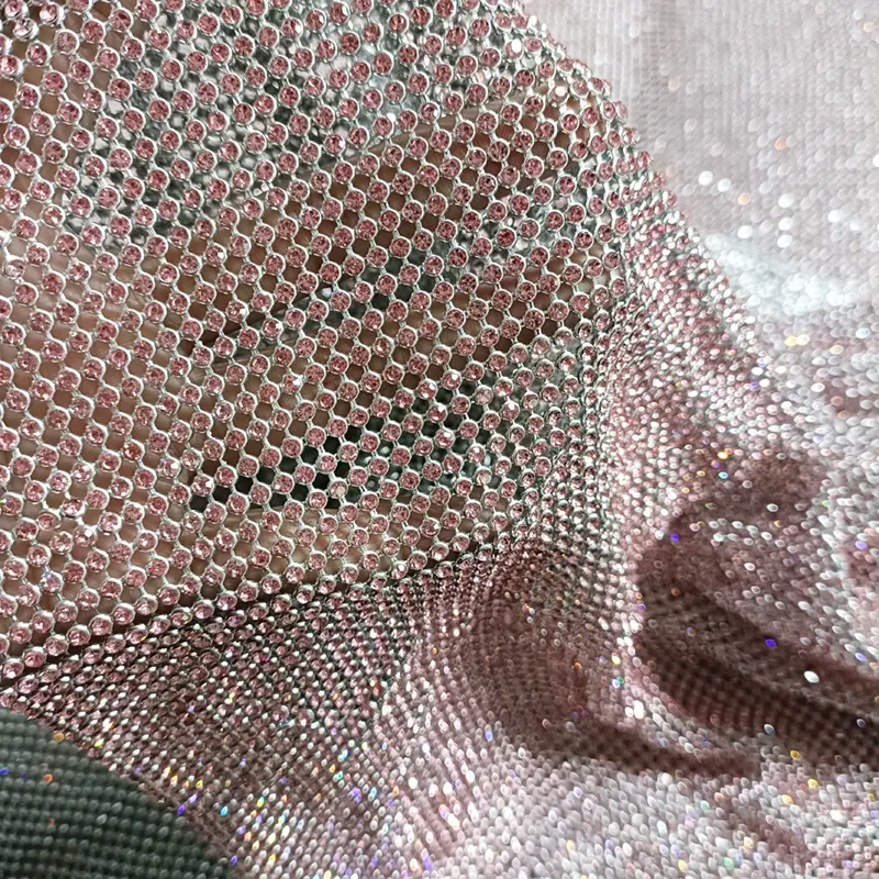 3MM 번쩍이는 가동 가능한 로즈 색깔 의복 부대를 위한 알루미늄 모조 다이아몬드 메시 수정같은 직물
