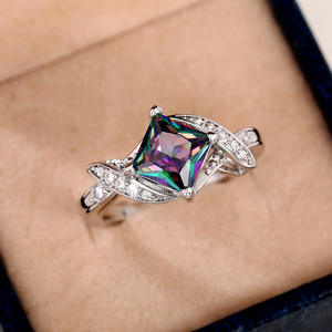 Bague de fiançailles en or blanc pour femme F1772 avec pierres latérales en diamant naturel fantaisie taille princesse - Product Image 3