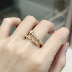 Anel de formatura em latão cubano com design personalizado por atacado, novo anel de unhas com zircônias geométricas hip-hop - Product Image 2