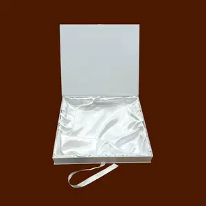 定制印刷奢华甜美白色服装包装女士内衣礼品盒带丝带印刷包装厂