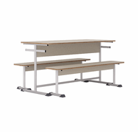 Ensemble de mobilier scolaire : table double et banc avec deux tabourets