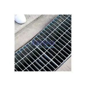 Frame Gelaste Loopbrug Dek Stalen Roosterplaat Voor Zwaar Of Licht Gebruik, Thermisch Gegalvaniseerde Drainage Vloerrooster In Singapore
