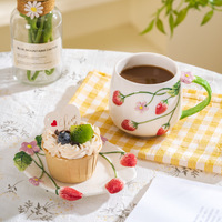 Ensemble tasse et soucoupe à café en céramique sous glaçure peintes à la main, motif fraise, design japonais moderne, blanc et rouge, compatible lave-vaisselle/micro-ondes