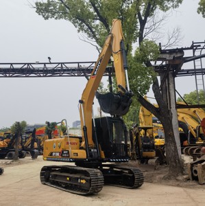 รถตักตีนตะขาบไฮดรอลิก SY135C จากประเทศจีนเกียร์เครื่องยนต์มิตซูบิชิมือสองปั๊ม - Product Image 1