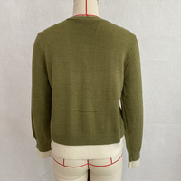 Cardigan tendance 2-en-1 effet superposé pour femme – Collection Automne 2026 – Col en V, blocs de couleur, manches longues