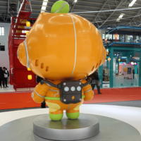 Harsen cartoon astronaut fruit mascotte sculptuur |   Op maat gemaakte karakterbeeldjes voor thuisdecoratie, hars ambachten
