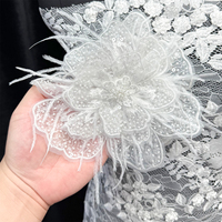 GCW-2410100-77 Applique en dentelle 3D à fleurs, perles et paillettes avec plumes pour robes de mariée