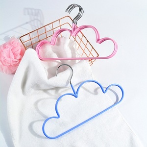 Cintres en métal enduits de PVC durables pour bébés en forme de <span class=keywords><strong>nuage</strong></span> en fil métallique pour enfants séchage de tissu bébé manteau pantalon <span class=keywords><strong>cintre</strong></span> - Product Image 6