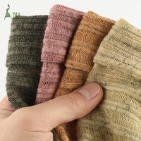 Personnalisable 180g antistatique écologique Jacquard tricot tissu 100% polyester ajouré rayure conception vêtements pour femmes châles