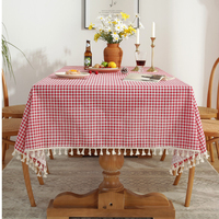 Nappe à carreaux vintage en coton et lin rouge et blanc avec pompons pour la table de cuisine à la maison