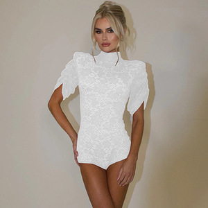 Body en dentelle pour femme, col montant, manches courtes, coupe ajustée, motif floral rouge, extensible, haut de base - Product Image 4