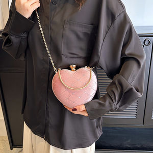 Vente en gros de nouveaux petits sacs à <span class=keywords><strong>main</strong></span> en velours côtelé 2023 pour dame sacs à chaîne d'amour pour dame sacs à <span class=keywords><strong>main</strong></span> de conception de fête pour femmes - Product Image 6