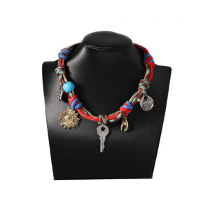 Retro Trend Fashion Multi-accesorios Aleación Colgante Cuerda tejida a mano Cadena de clavícula Collar femenino - Product Image 5