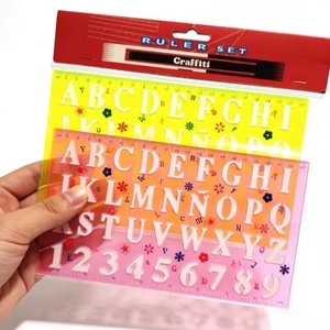 Papelería de Alta Calidad, Regla de Plástico Transparente de 22 cm y 2 Colores con Plantillas de Letras del Alfabeto, Regla de Medición para Estudiantes - Product Image 2