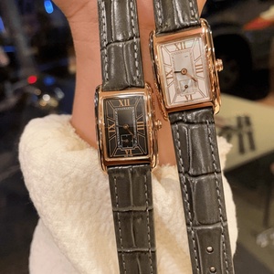 Montre à quartz rectangulaire pour femme, couleur or rose, avec cadran à chiffres romains et bracelet en cuir gris à motif crocodile Longinesing - Product Image 3