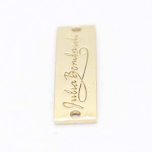 Etiqueta Metálica Rectangular Dorada o de Color Personalizado para Bolsos, Accesorios de Ferretería, Logotipo Personalizado al por Mayor, Se Aceptan Muestras - Product Image 2