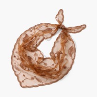 Nouvel arrivage de châles floraux en dentelle pour femmes Écharpe triangulaire légère brodée Voile de prière d'été Châle