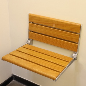 Tabouret de douche mural pliable Elly 41,5x34x5,4cm en chêne clair, équipement de sécurité pour salle de bain - Product Image 1