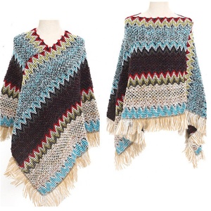Mode américaine chaud hiver femmes châle pull <span class=keywords><strong>Mohair</strong></span> fourrure fil coloré tricoté <span class=keywords><strong>Poncho</strong></span> avec pompon pull <span class=keywords><strong>Poncho</strong></span> - Product Image 1