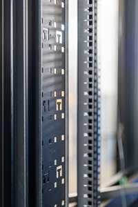 Micro Centro de Datos de Computación en Borde 42U con Monitoreo Remoto para Oficinas Regionales Empresariales - Product Image 3