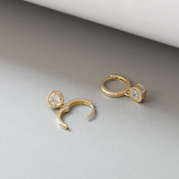Boucles d'oreilles pendantes CZ plaquées or pour femmes, délicates, serties de pierres rondes, minimalistes, polyvalentes, bijoux fins pour le quotidien, vente en gros