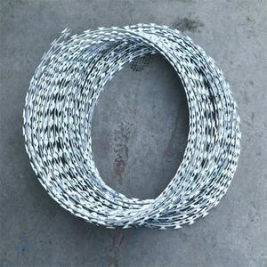 China Export Double Spiral Razor Iron <b>Wire</b> <b>Barbed</b> <b>Wire</b> Coil Hot-Dipped Galvanized/PVC Coated Anti-Climbing for Railway Use - Product Image 2