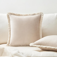 Housses de coussin décoratives durables à assortir, en velours hollandais doux avec pompons, vente en gros