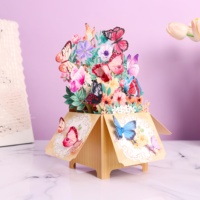 Cadeau Carte de vœux Papillons jaunes volant dans les fleurs Bel animal et fleur en stock Style boîte 3D Pop-up