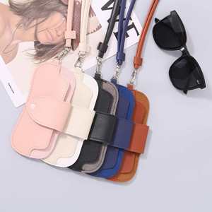 Estuche de Gafas de Sol de Cuero Suave y Elegante, Funda Protectora Portátil para Gafas con Correa para Mujeres y Hombres - Product Image 1
