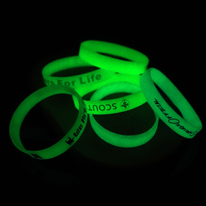 Bracelets en PVC souple phosphorescents, conception personnalisée gratuite en usine, cadeaux promotionnels écologiques, service complet - Product Image 2