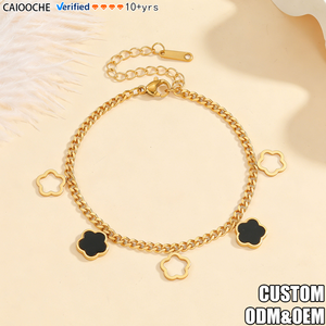 CAIOOCHE สร้อยข้อมือรูปใบโคลเวอร์ห้าแฉกชุบทอง 18k PVD สุดหรู กันน้ำ ทำจากสแตนเลสสตีล ประดับเปลือกหอยรูปดอกไม้ ของขวัญสุดพิเศษ - Product Image 1