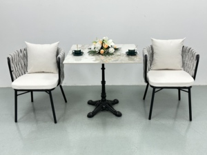 Table de bistrot parisien moderne avec base galvanisée Mobilier d'accueil au design élégant pour hôtels et restaurants - Product Image 3