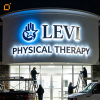 Enseigne lumineuse 3D personnalisée OEM en acier inoxydable avec logo rétroéclairé, lettres en relief éclairées par LED pour la décoration de magasins, bars et restaurants