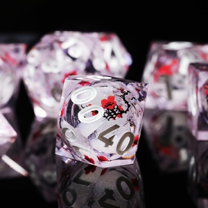 LuxeRoll – Ensemble de 7 dés en résine liquide « Rêve de fleur de prunier » – Dés polyédriques pour D&D avec motif fleur de prunier pour jeux de rôle (RPG) et Dungeons & Dragons - Product Image 5