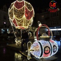 Décoration suspendue personnalisée en forme de montgolfière de Noël pour l'aménagement des ailes de centre commercial, avec lumières LED certifiées CE, robuste et de qualité commerciale