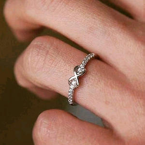 Anello da Donna F1283 con Diamante Taglio Brillante Rotondo Colore G Naturale Stile Romantico per Fidanzamento - Product Image 3