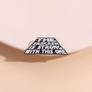 Il sarcasmo è forte con questo uno smalto spille umorismo divertente citazioni in metallo distintivo con risvolto zaino spille regalo per gli amici - Product Image 4