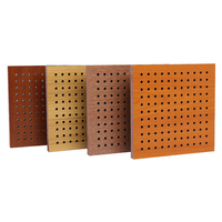 Panneaux muraux composites perforés en fibre de bois acoustique insonorisants, ignifuges, style moderne de Dubaï, pour la vente en gros