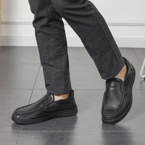 Mocasines de Cuero Genuino con Punta Sólida, Suela de Goma, Transpirables, con Logotipo Grabado, Zapatos de Vestir para Hombre, Forrados en Cuero Genuino - Product Image 2