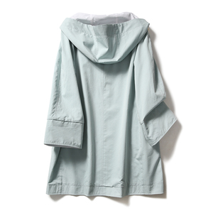 Nouvelle arrivée Manteau de pluie pour femmes Usine en Chine Prix bon marché Logo personnalisé Vêtements d'extérieur Manteau <span class=keywords><strong>trench</strong></span> à capuche imperméable - Product Image 3