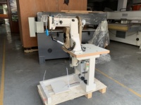 Machine de fabrication de chaussures en YT-168 équipement de couture de mur latéral de semelle extérieure pour la couture de bordure de chaussures et de chaussures