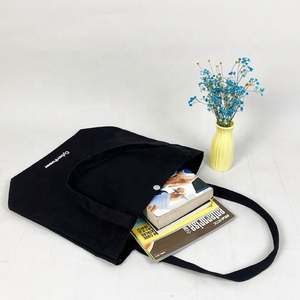 Sac fourre-tout en toile noire de 12 oz avec logo personnalisé pas cher petits sacs de messager en toile avec fermeture éclair logo sac à bandoulière en toile personnalisé - Product Image 6